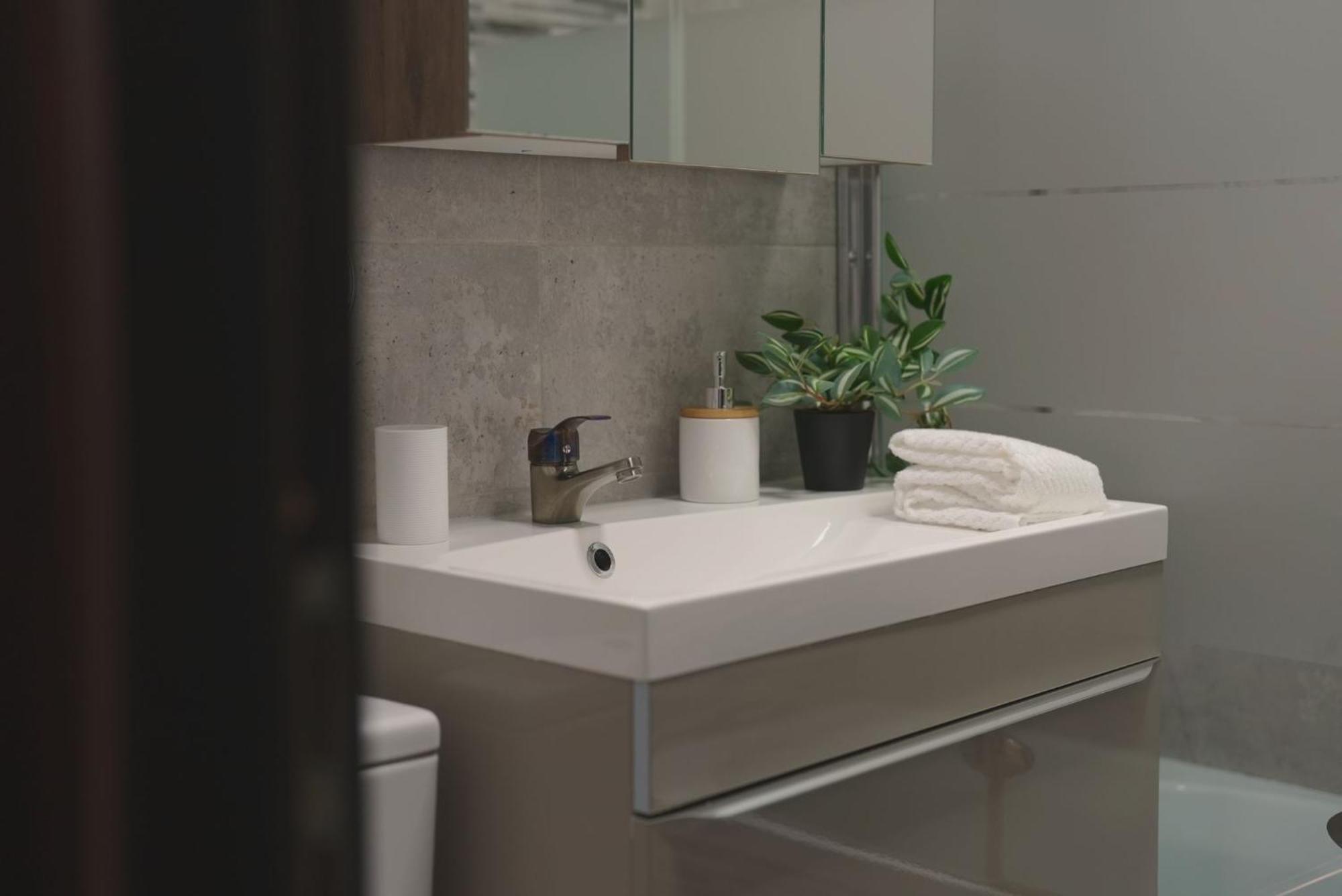 Luxury Apartament Ultracentral Of Suceava Esplanada Luaran gambar
